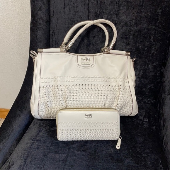 Authentic Coach bag & purse. - Picture 1 of 4